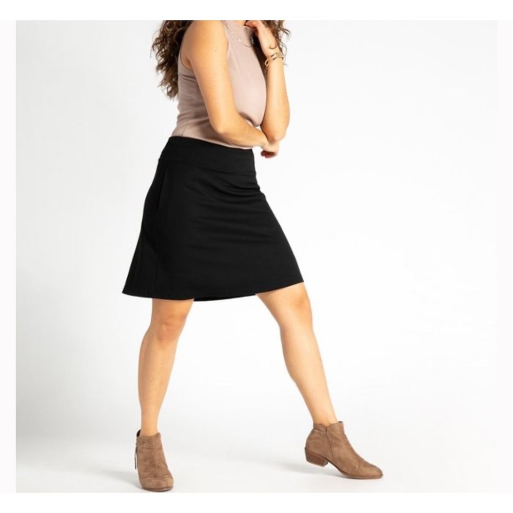 Betabrand Women Medium Black‎ Ponte Knit A Line Skort Elastic Waist Pockets